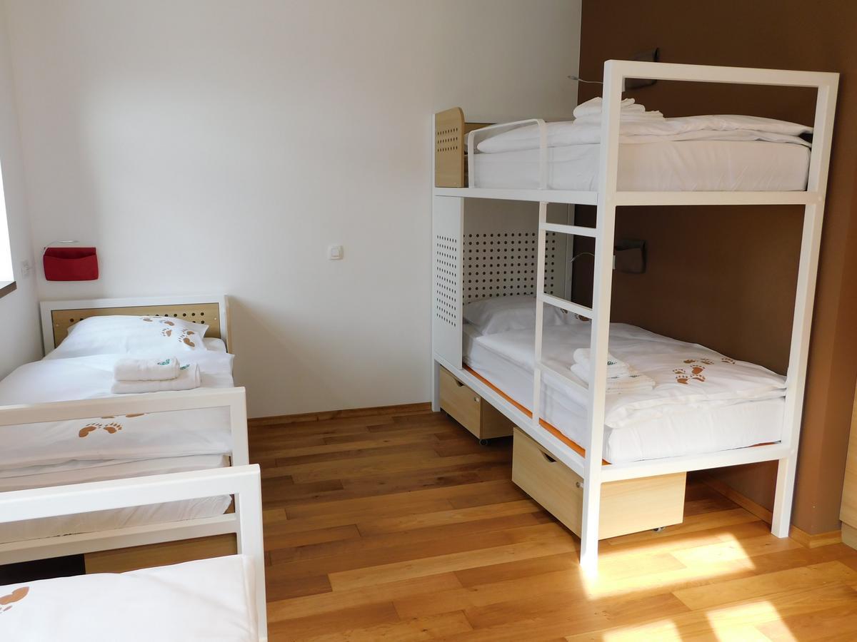 Hostel Bearlog コチェーヴィエ エクステリア 写真
