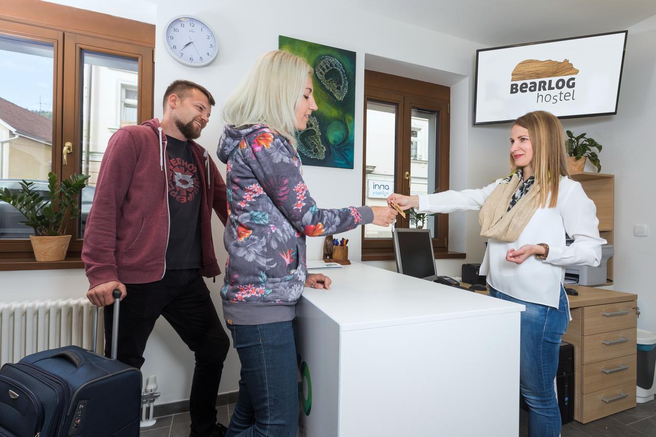 Hostel Bearlog コチェーヴィエ エクステリア 写真